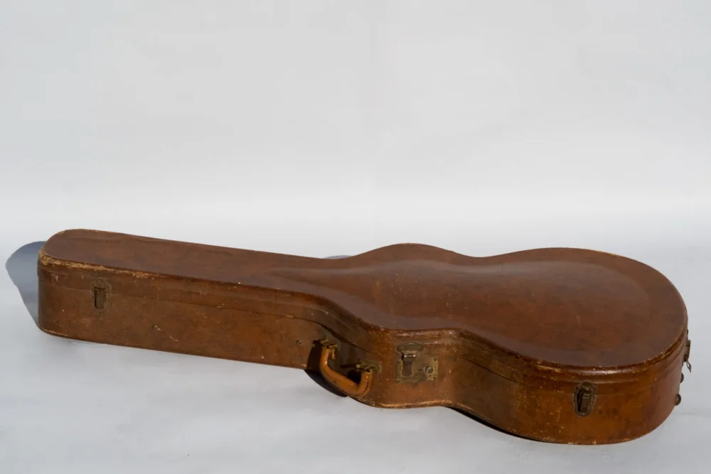 Harmony H-50 1948 with original case — Honeybee Guitars